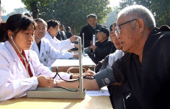 不在身邊一樣“照看”老人 讓養老“智慧”起來