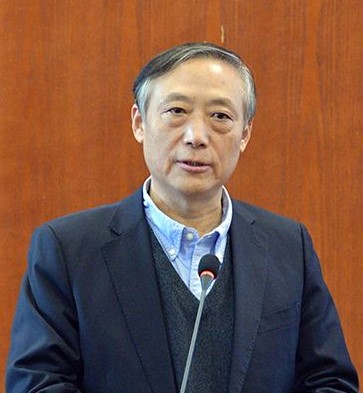 顏  虹